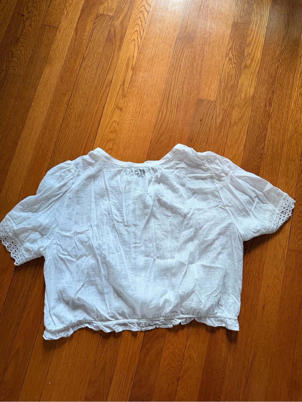 GAP White Eyelet Button-Front Women's Blouse - Picture 2 of 4